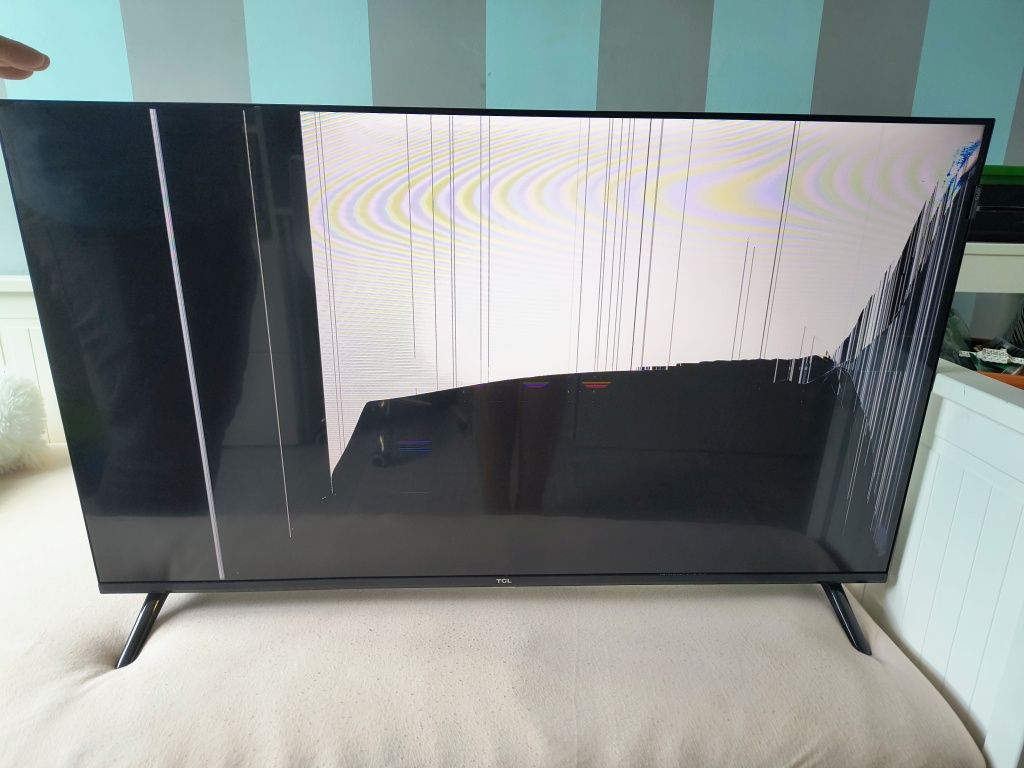 Telewizor TCL 40"