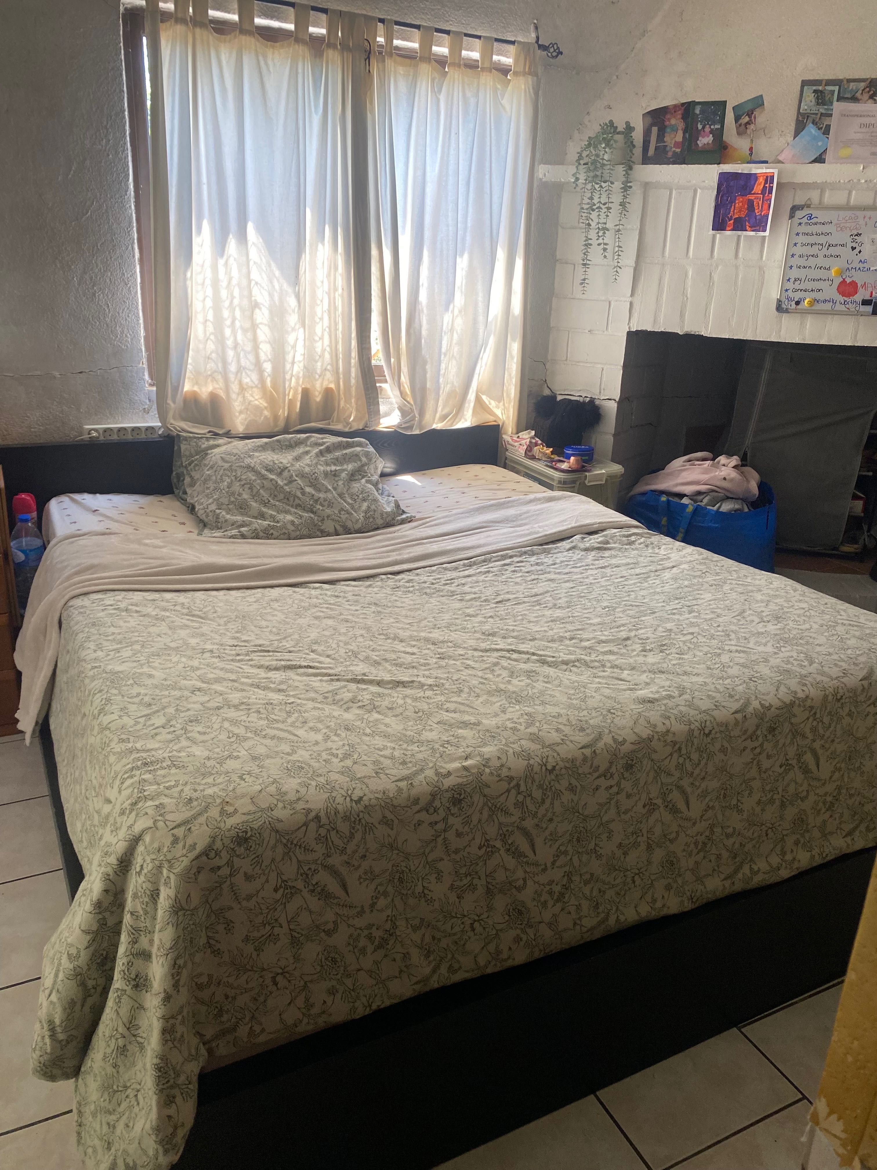 Cama de Casal com 2 COLCHÕES
