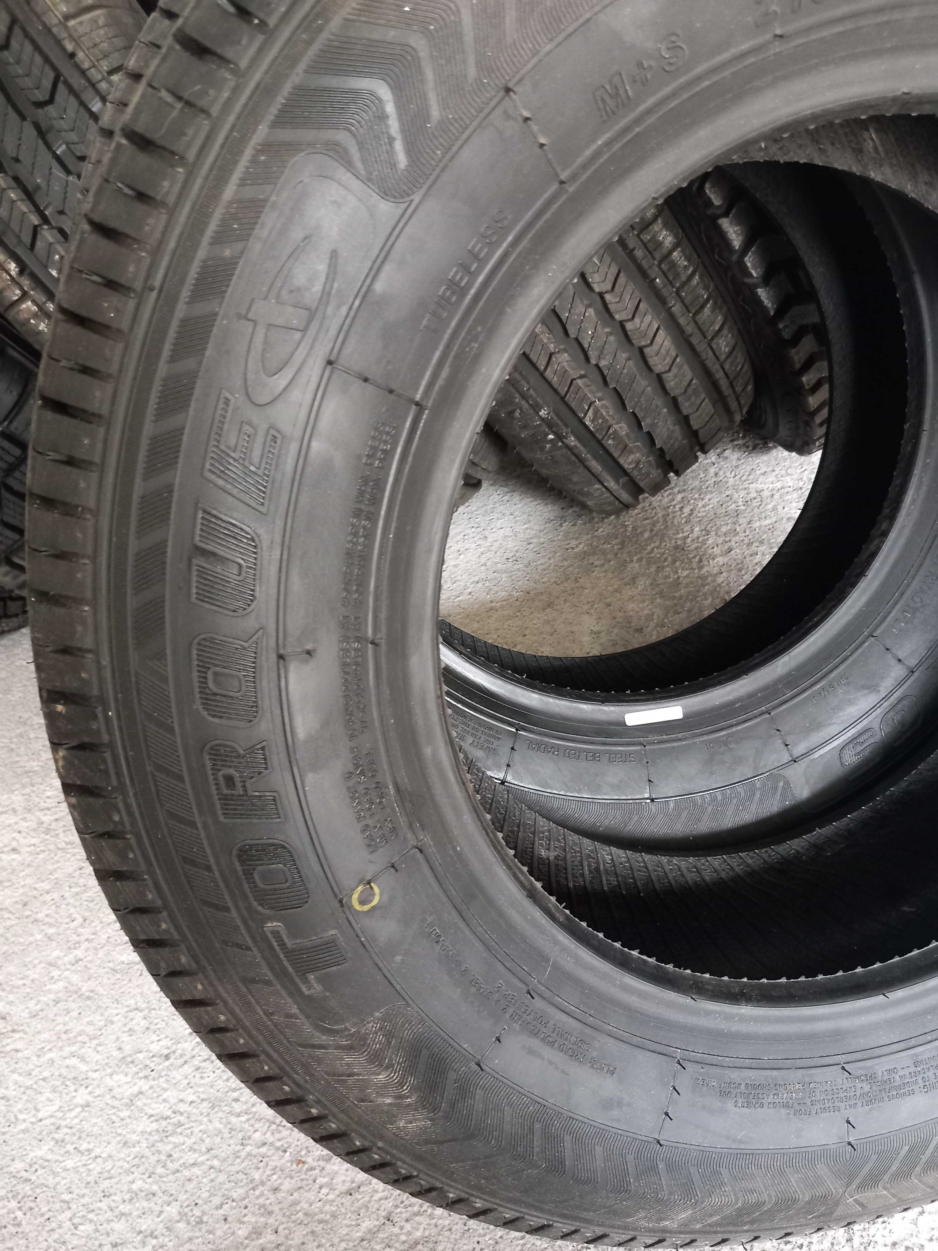 2 Pneus Novos 215/70R15C Torque