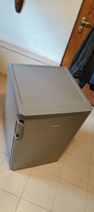 Lodówko-zamrażarka Amica FM137.3X jednodrzwiowe 84,5 cm Srebrna