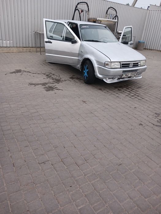 Фиат уно рест 1984г.