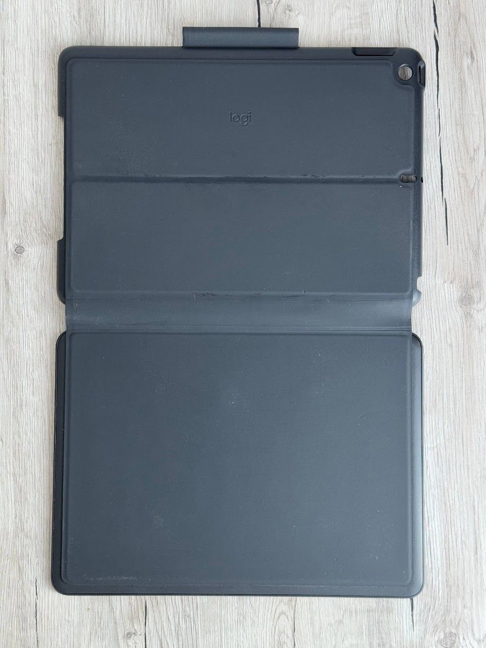 Чохол-клавіатура Logitech SLIM FOLIO для iPad (7-го покоління)