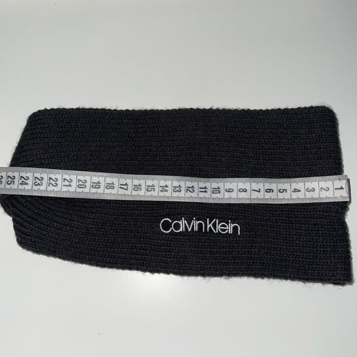 сіра повʼязка calvin klein