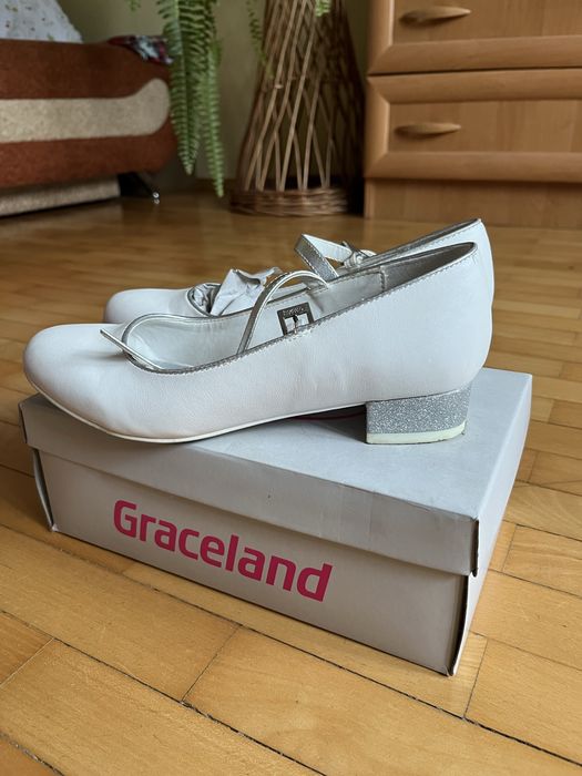 Buty komunijne na obcasie