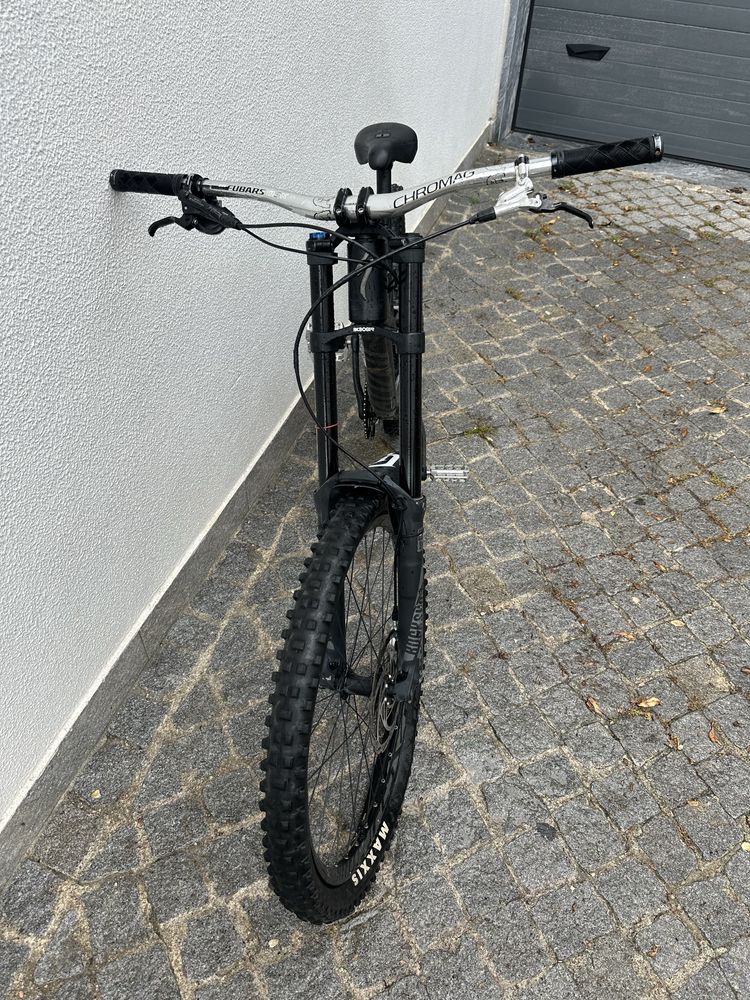 Specialized Demo 8