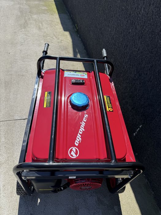 Gerador com motor HONDA 13 hp. Monofasico