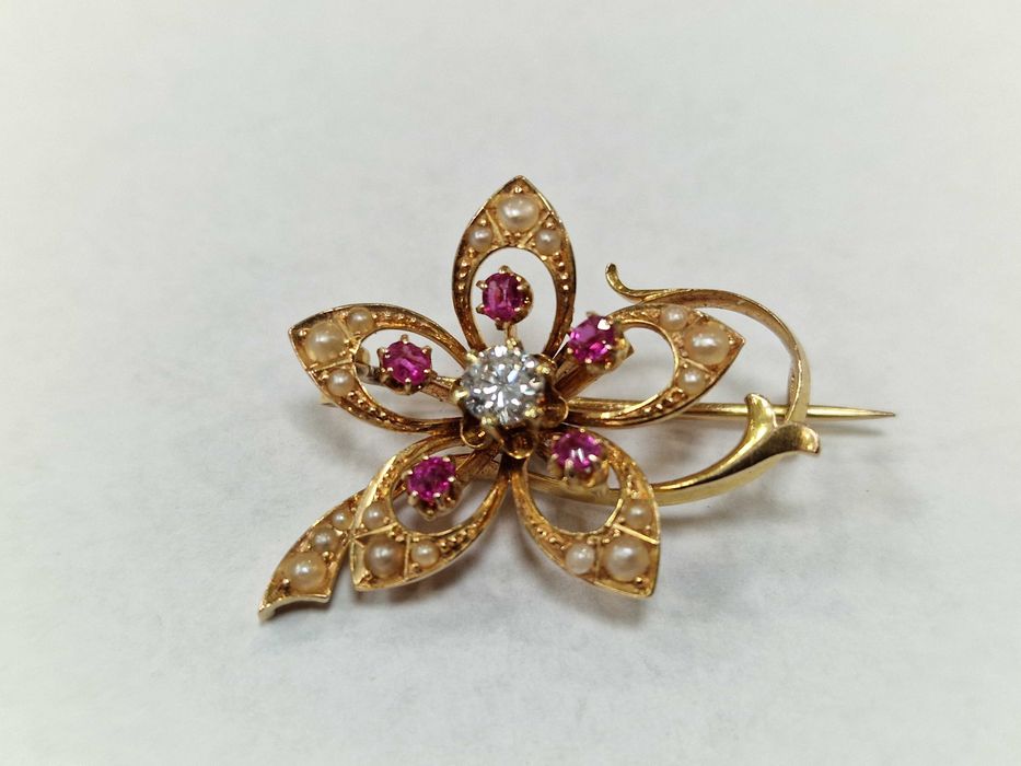 Złota broszka damska/ 585/ 3.99 gram/ 0.25 CT/ 5x Rubin/ perły/ wycena