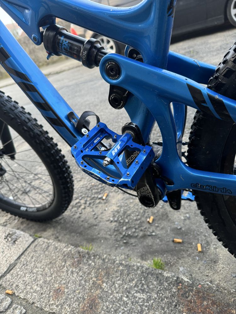 Pivot mach 5.5 race xt