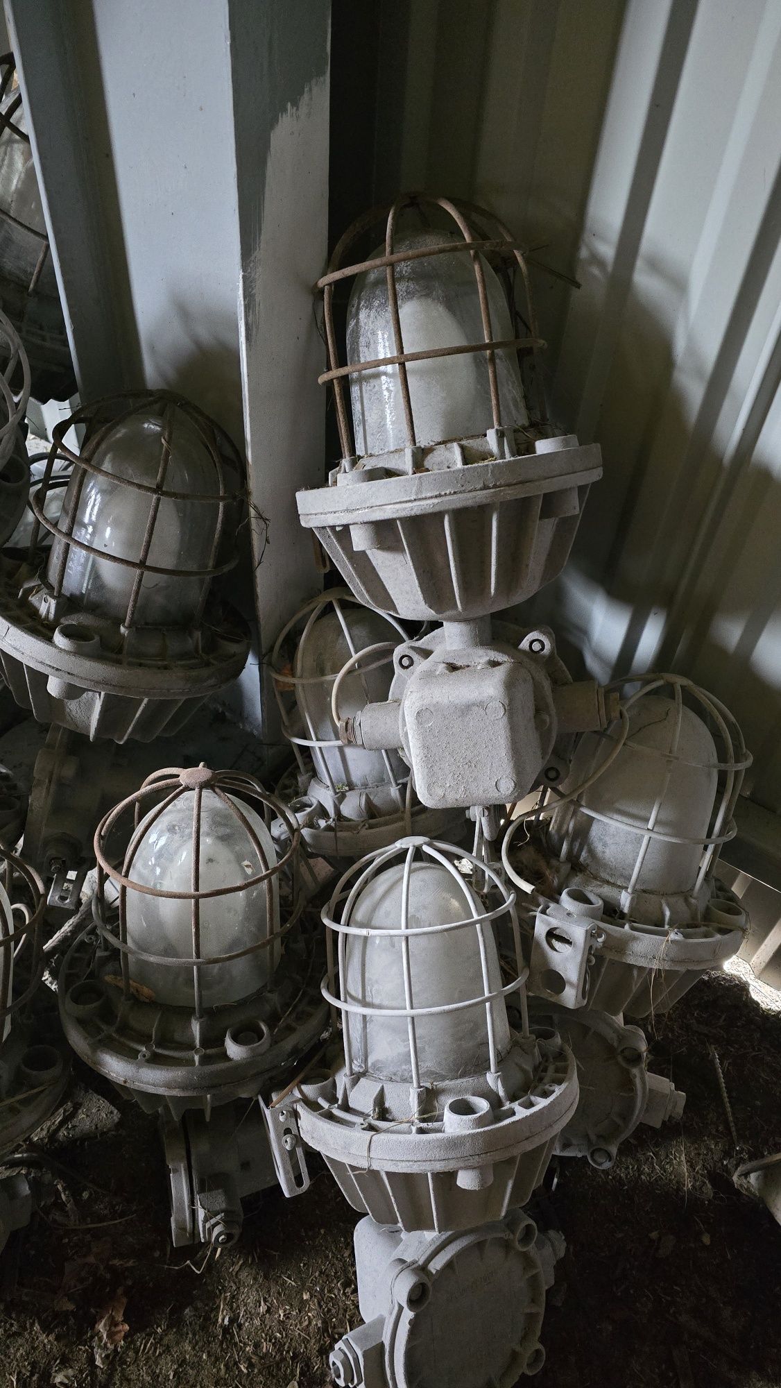 Lampy przemysłowe kolejowe hermetyczne gwint E27