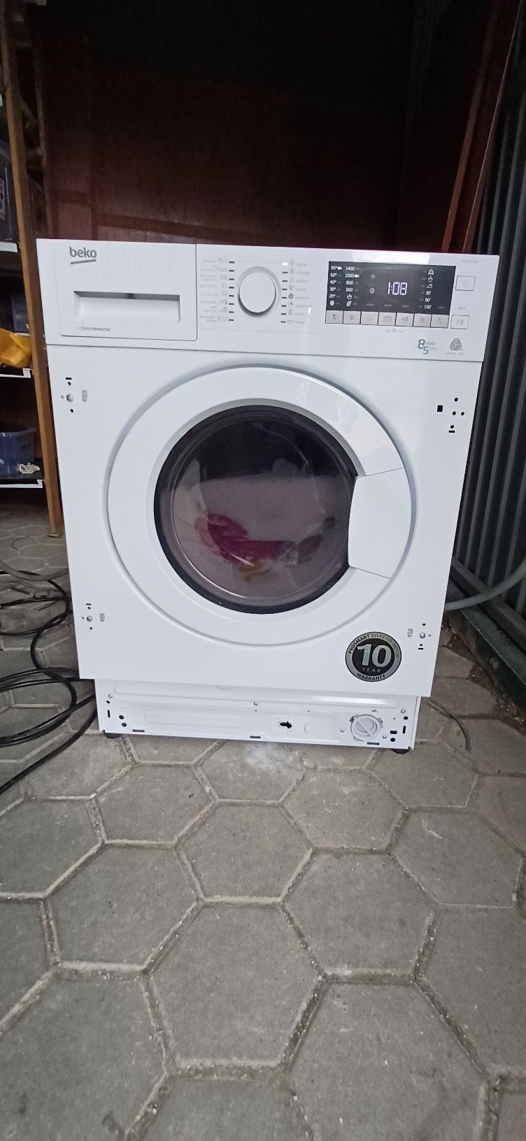 Maquina lavar e secar roupa Beko como nova,