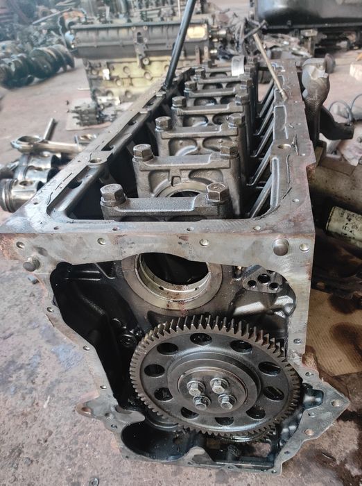 Блок мотора поршневая шатун MAN TGA TGX D2066 LF02