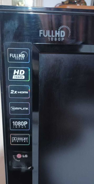 Televisão LG toda preta