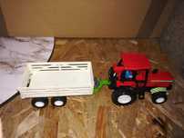 Stary vintage traktor rolniczy z przyczeoą od New Ray