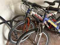 3 bicicletas velhas