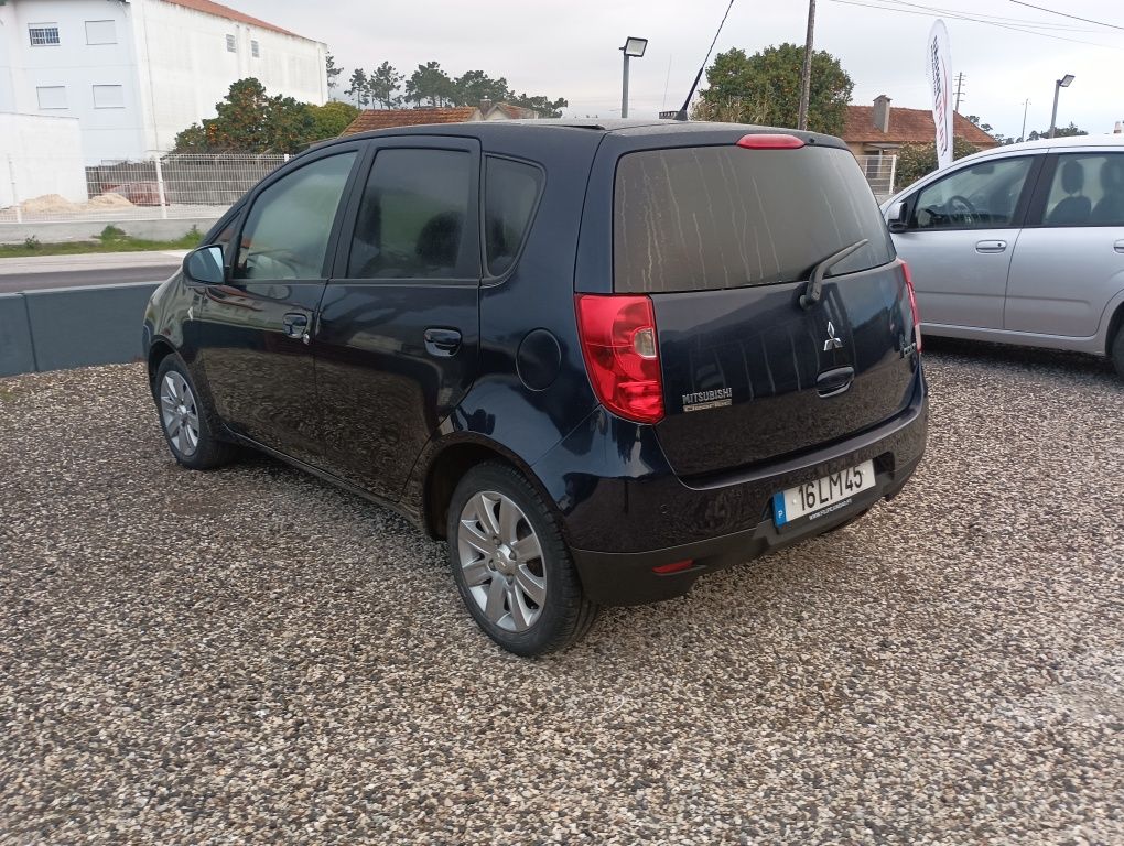 Mitsubishi Colt de 2011 5 lugares