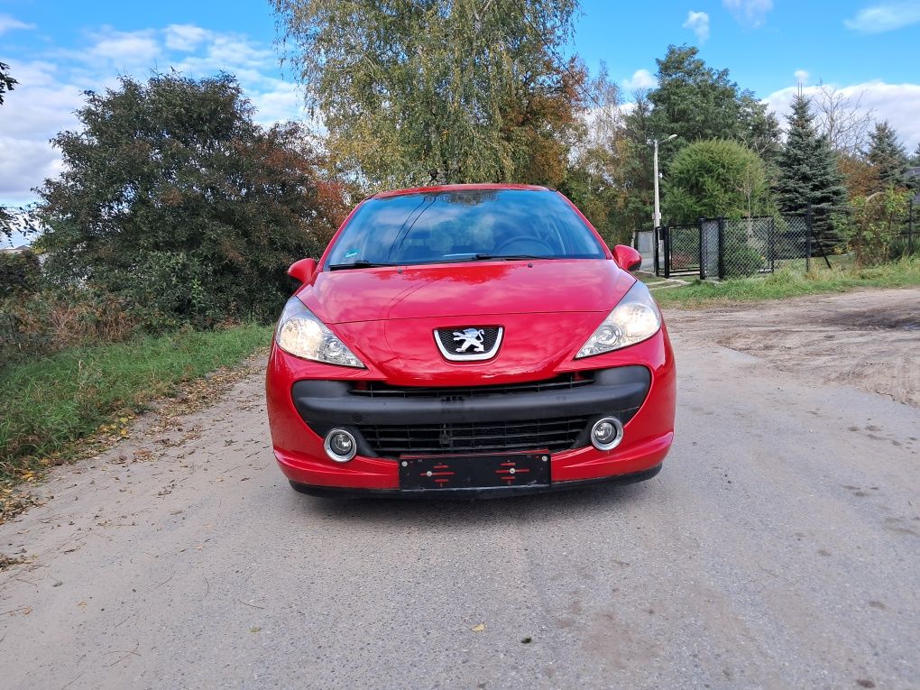 Peugeot 207  1,4 benzyna 5 drzwi
