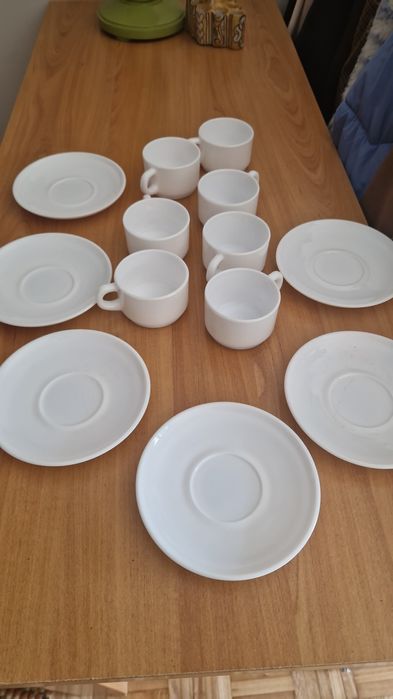 Conjunto chávenas e Pires de café