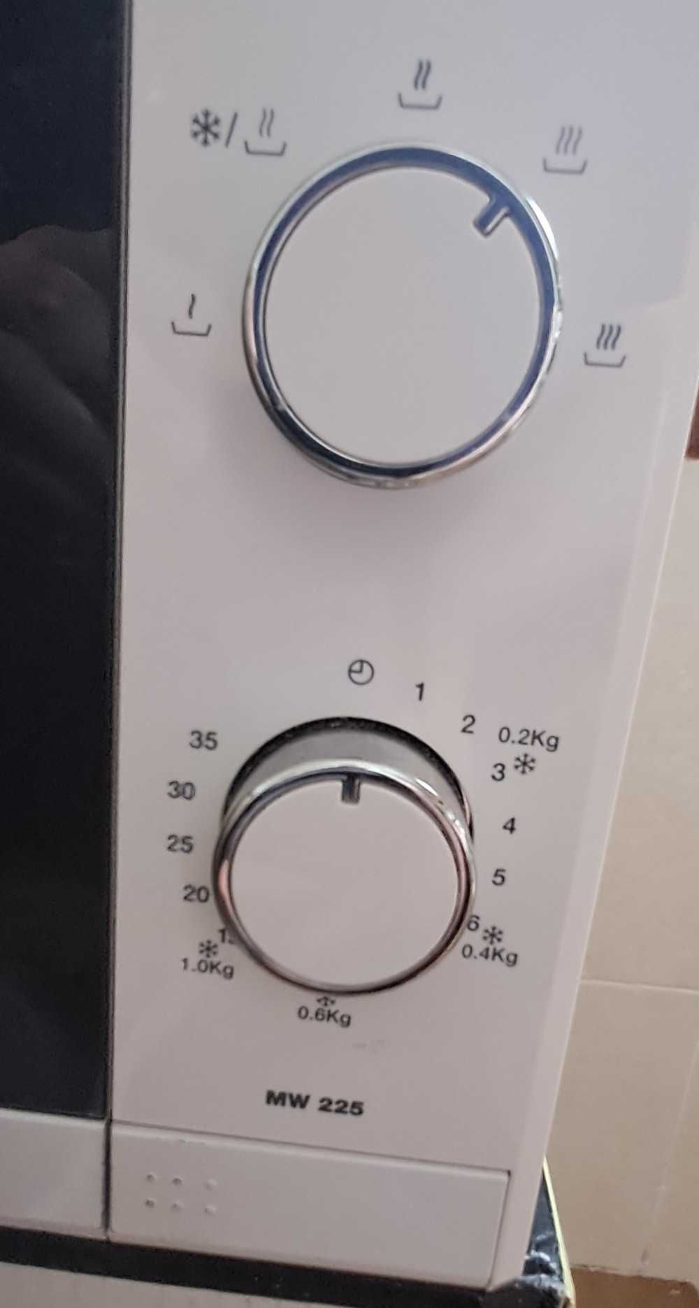 Micro-ondas Teka MW 225 700W Branco_usado
