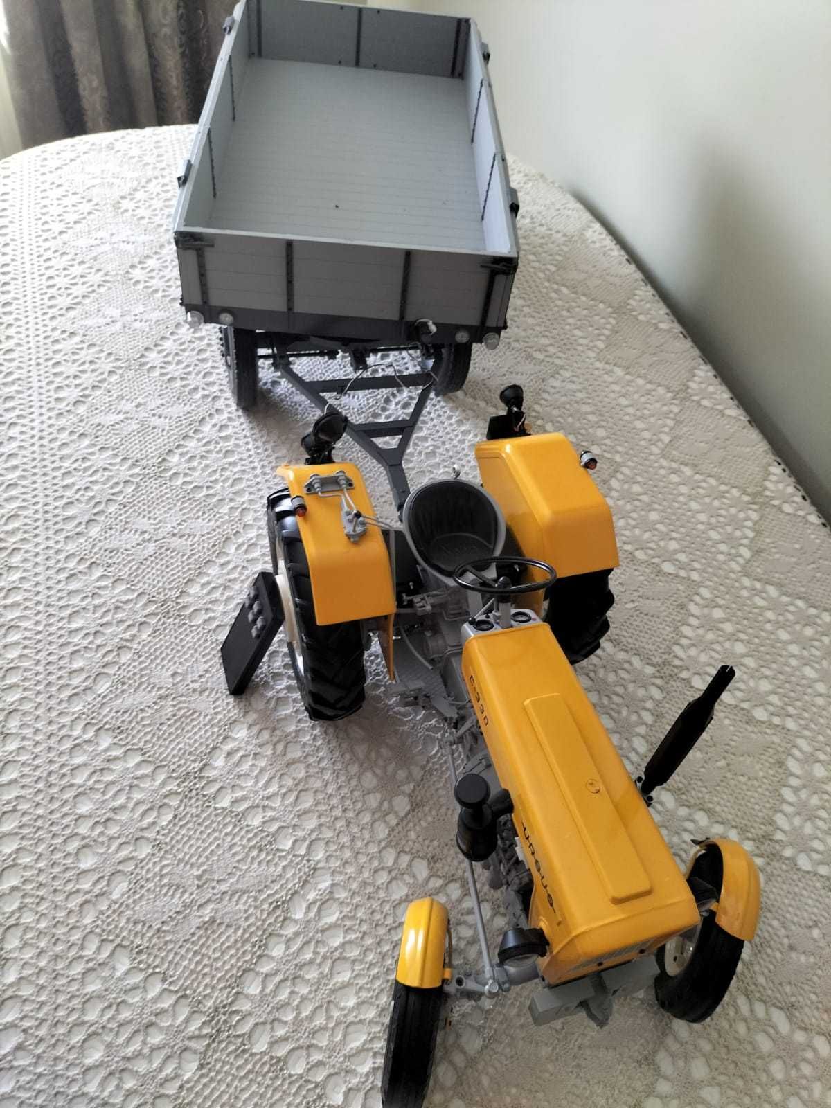 Model ciągnika Ursus C-330