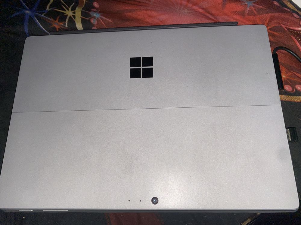 Surface pro 5 intel core i7-7660u 16gb ram 512gb