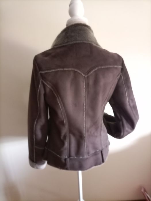 Casaco camurça castanho