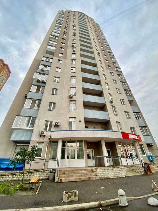 Лаврухіна 12, оренда 2-к квартири, Троєщина, ТРЦ Район!