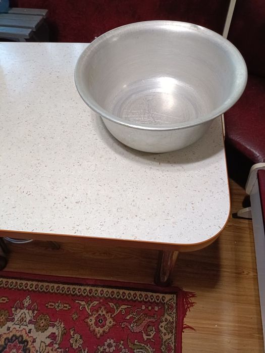 Продам алюминиевую миску