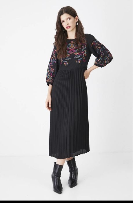 Сукня із колекції.