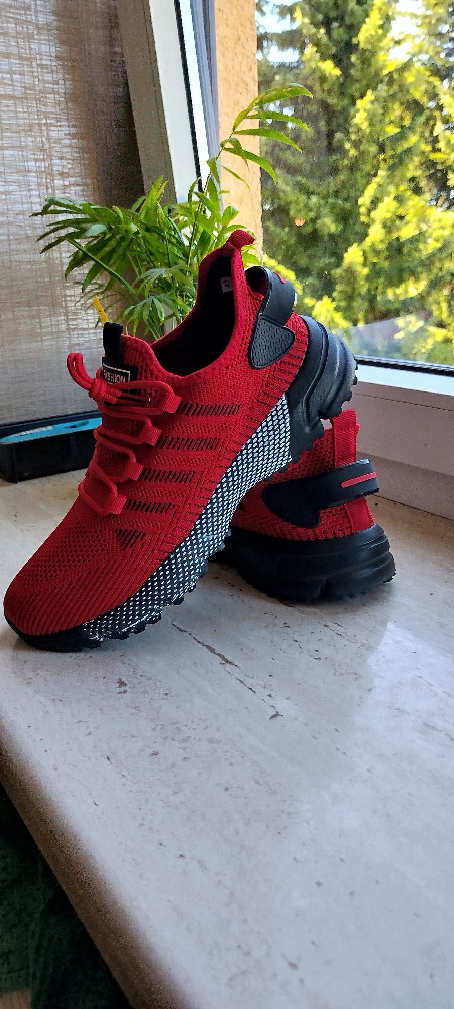 Adidasy męskie sportowe Nowe czerwono czarne roz 43 dł.wkładki 28 cm