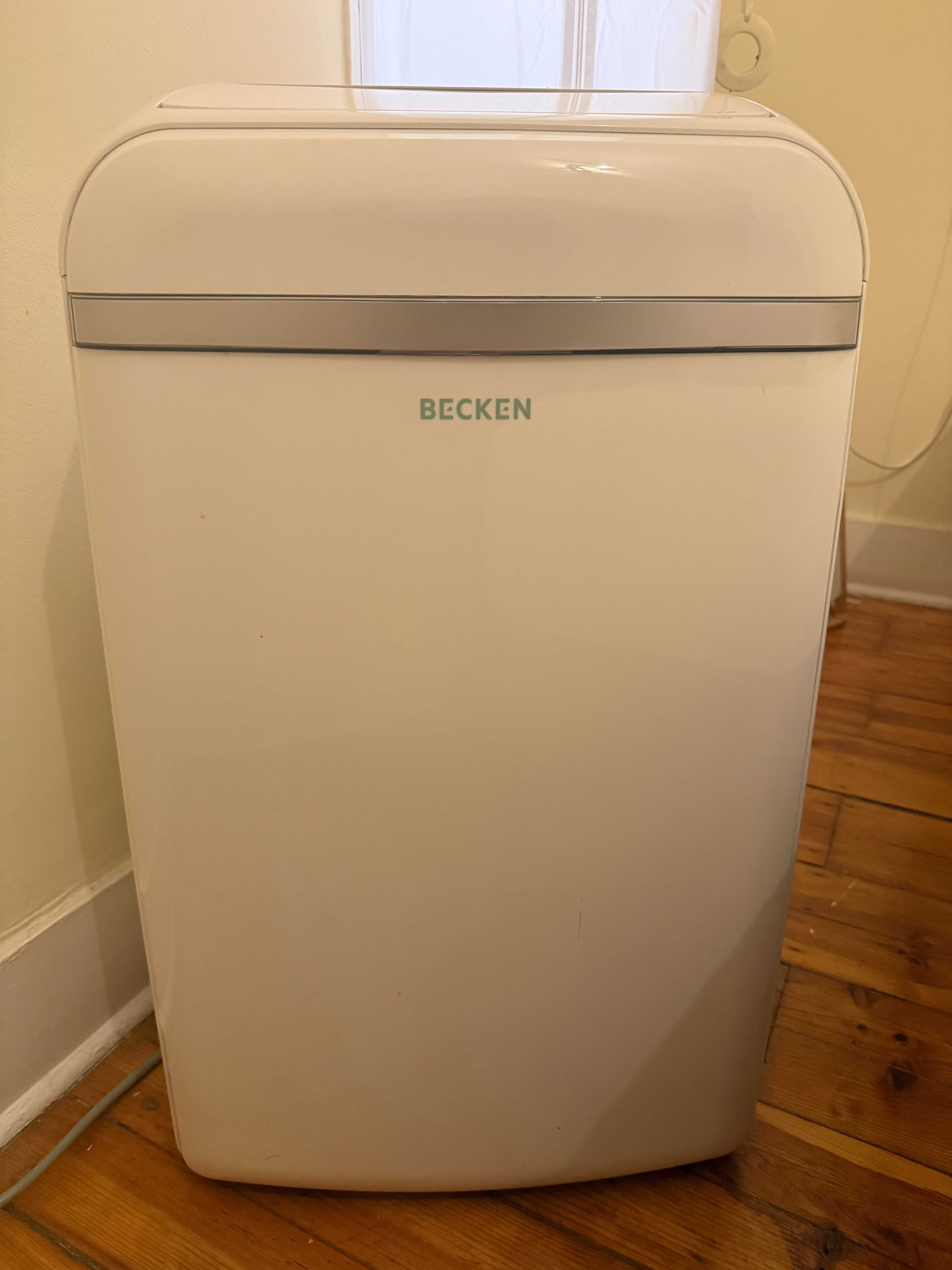 Aquecedor/Ar-Condicionado Portátil BECKEN BAC4255 12.000 BTU