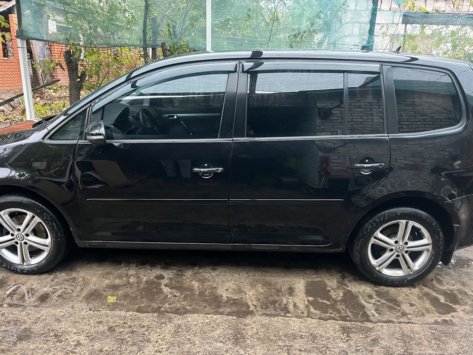 Продам VW Touran 2011