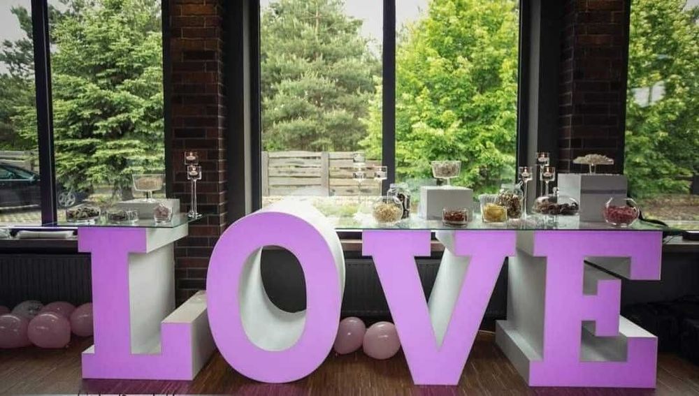Stół love podświetlany