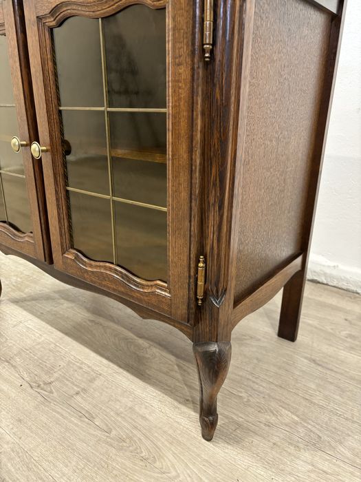 Unikatowa przeszklona komódka w stylu ludwikowskim