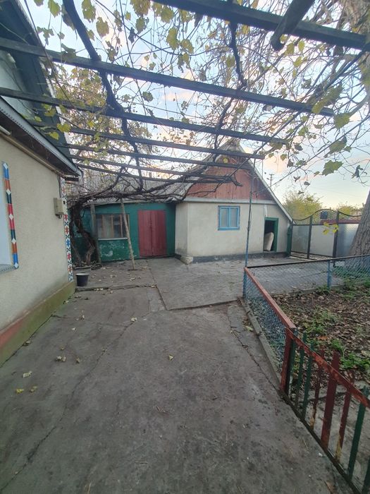 Приватний будинок на Довжку,10 соток землі