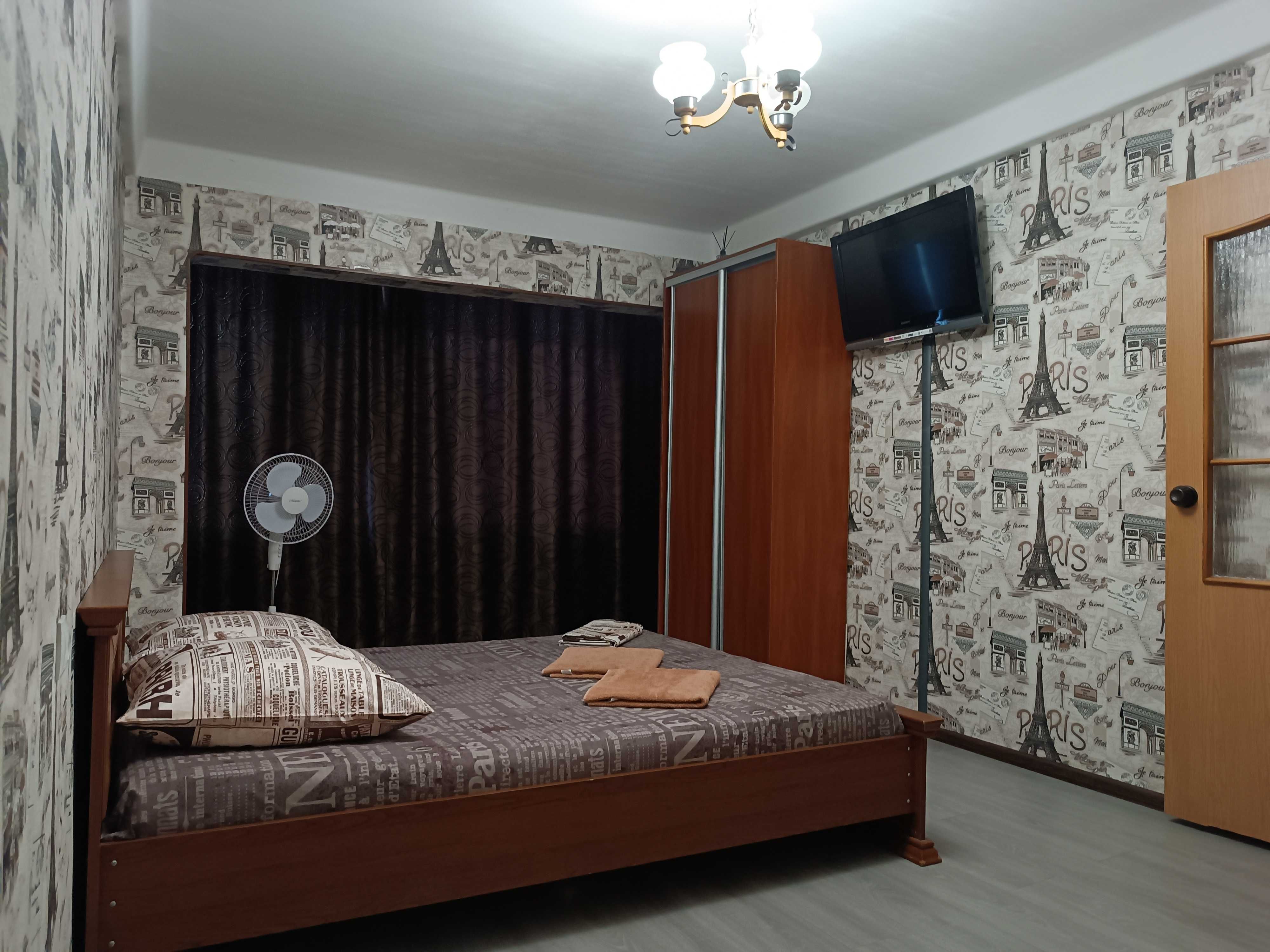 "Героїв Дніпра" - 1 хв.  "Dream Town".  ТРЦ "Oasis".  Оболонський пр-т-43.