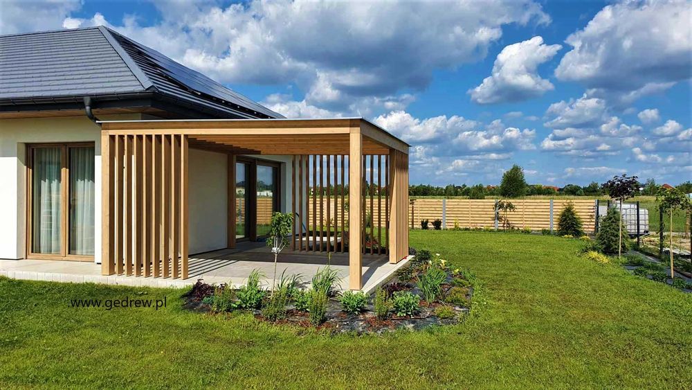 Nowoczesne zadaszenie tarasu pergola tarasowa lamele drewniane