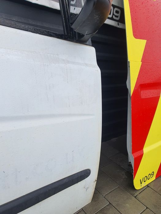 Дверка передня права Mercedes-Benz Vito w639 viano 111 112 115