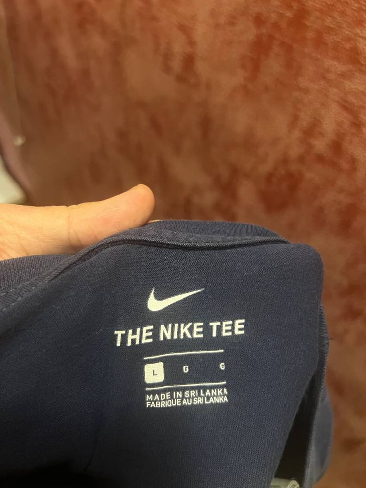 Футболка Nike Tee