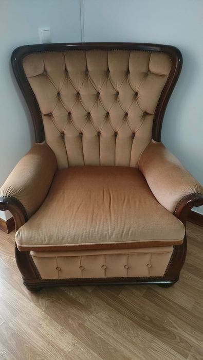 Sofá cama 3 lugares IKEA com poltrona vintage