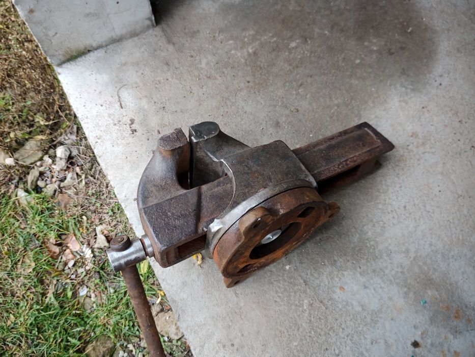 Тиски СССР 14см чавунні