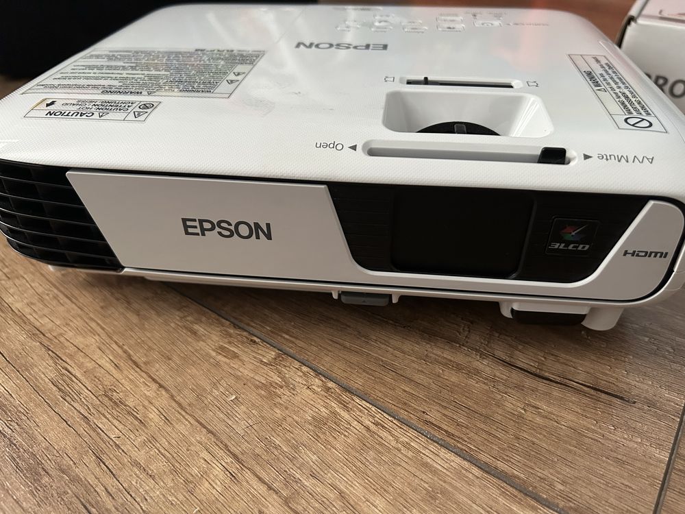 Projektor Epson H719B