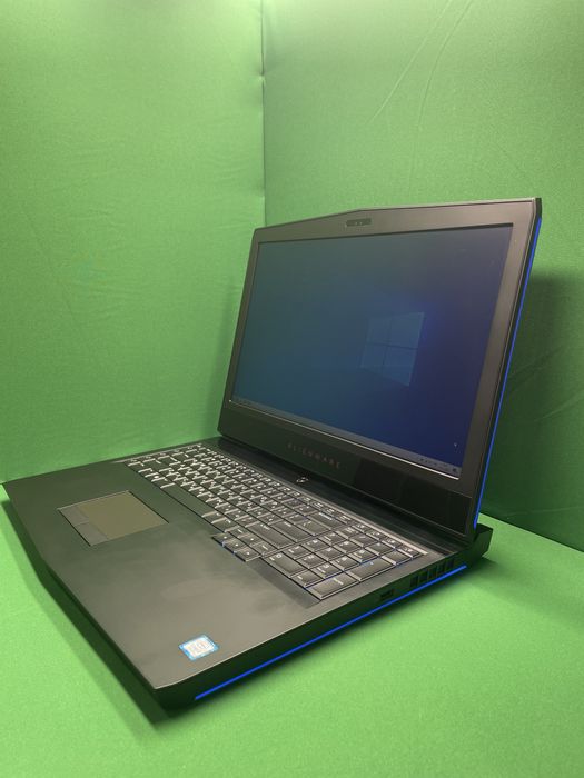 Alienware 17 R4 з оріг коробкою / GTX 1070 8 gb/ i7-7700HQ / 17.3