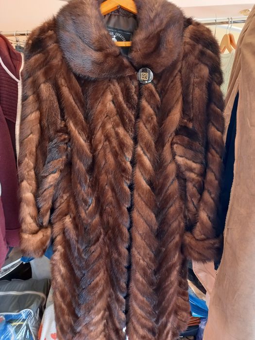 Продам шубу з хвостиків норки