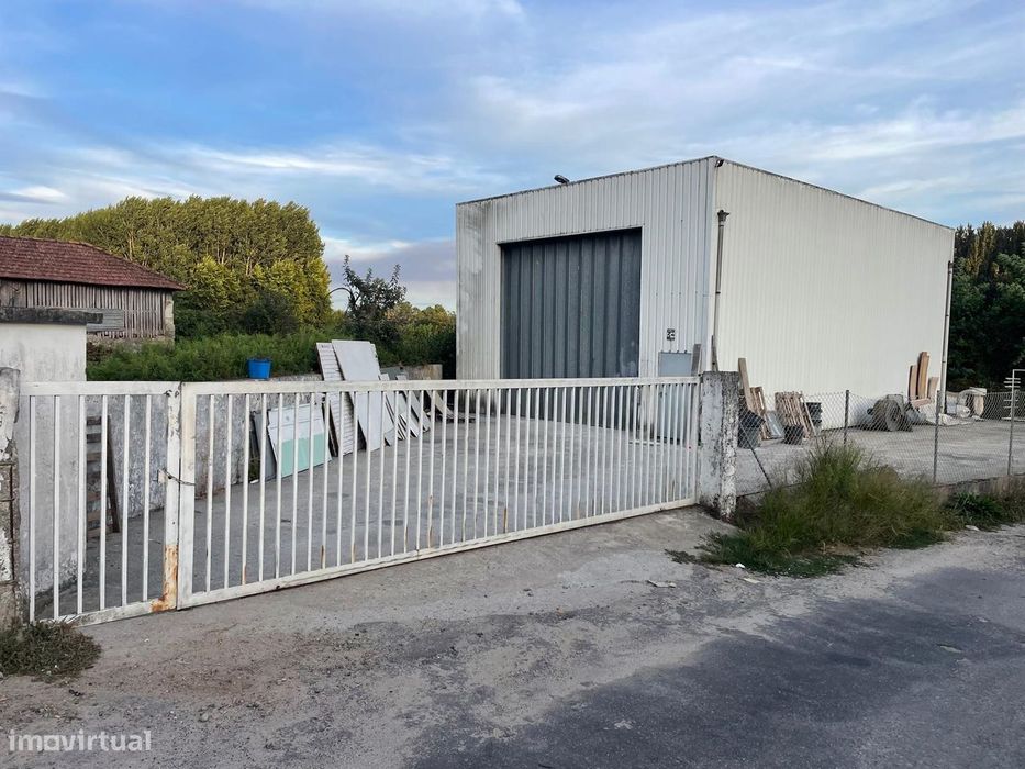 Armazém  Venda em Cernadelo e Lousada (São Miguel e Santa Margarida),L