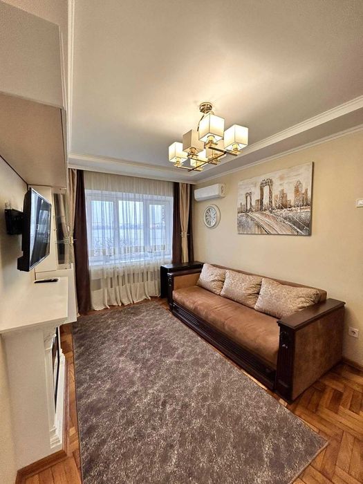 2-к. квартира з ремонтом, меблями та технікою за вул. Мазепи