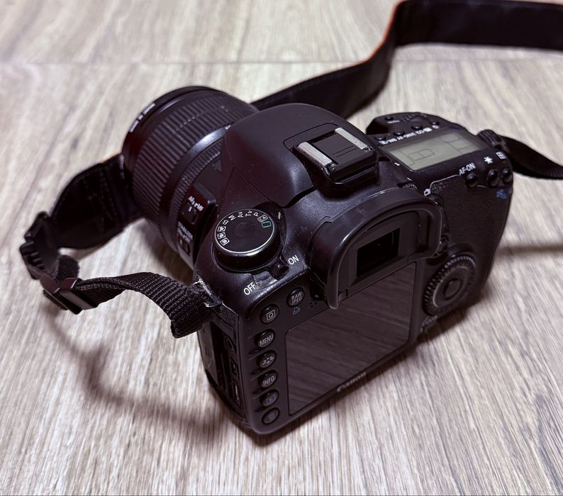 Фотокомплект Canon 7D, 15-85mm, спалах, рюкзак