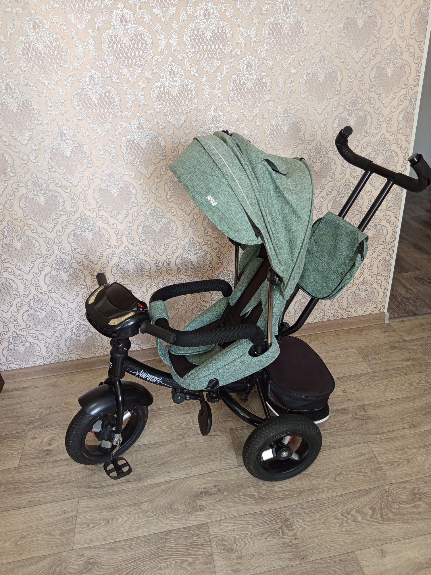Велосипед з батьківською ручкою Tilly Impulse