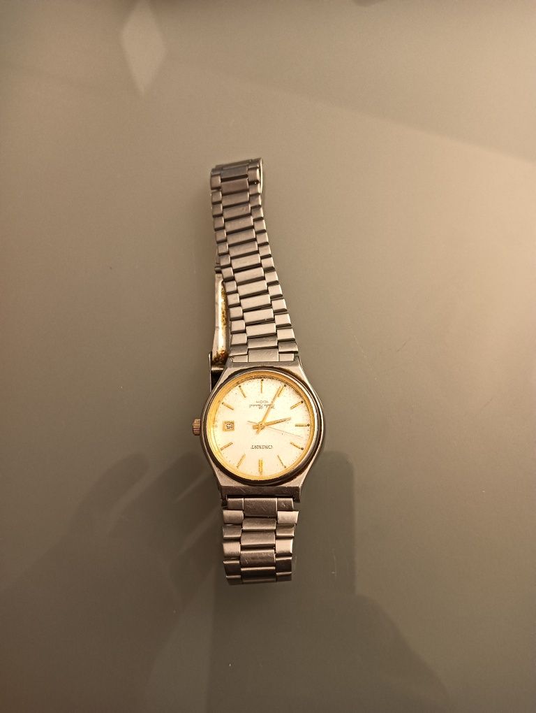 Relógio Orient Classic Design Caixa de aço de 35mm de diâmetro*