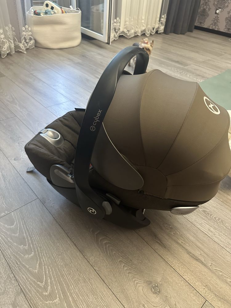 Автокрісло Cybex platinum Cloud Q