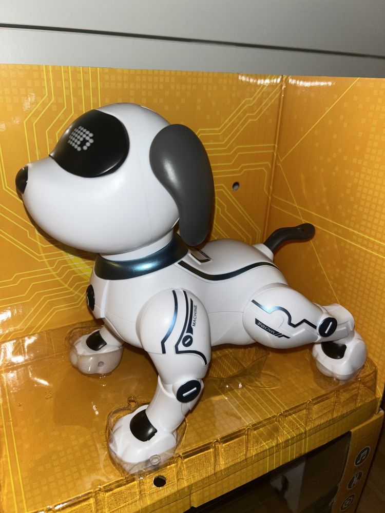 Inteligenty interaktywny piesek zdalnie sterowany stunt dog robot